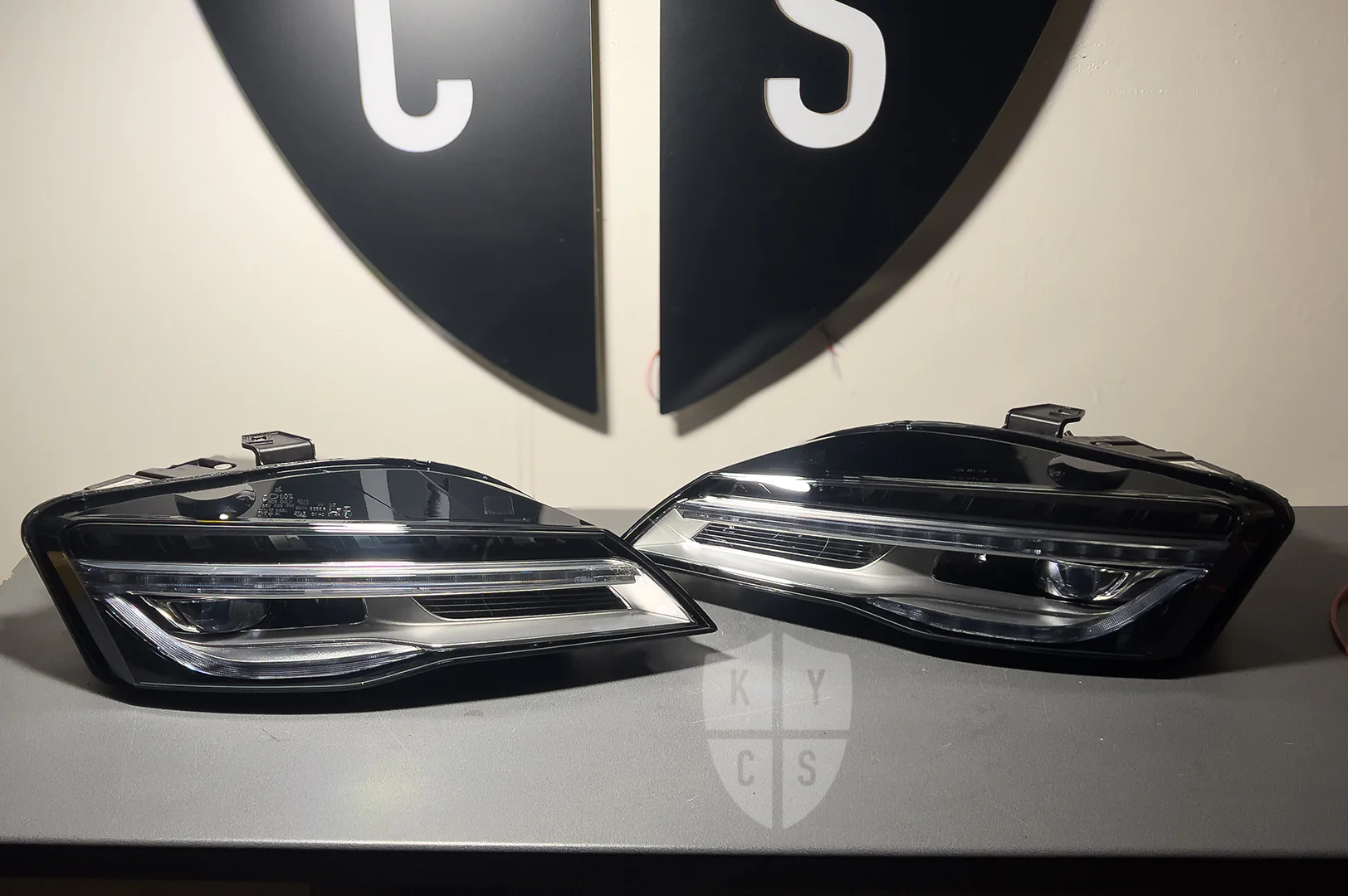 Audi R8 (Type 42) Headlight Lens Replacement - Image 9