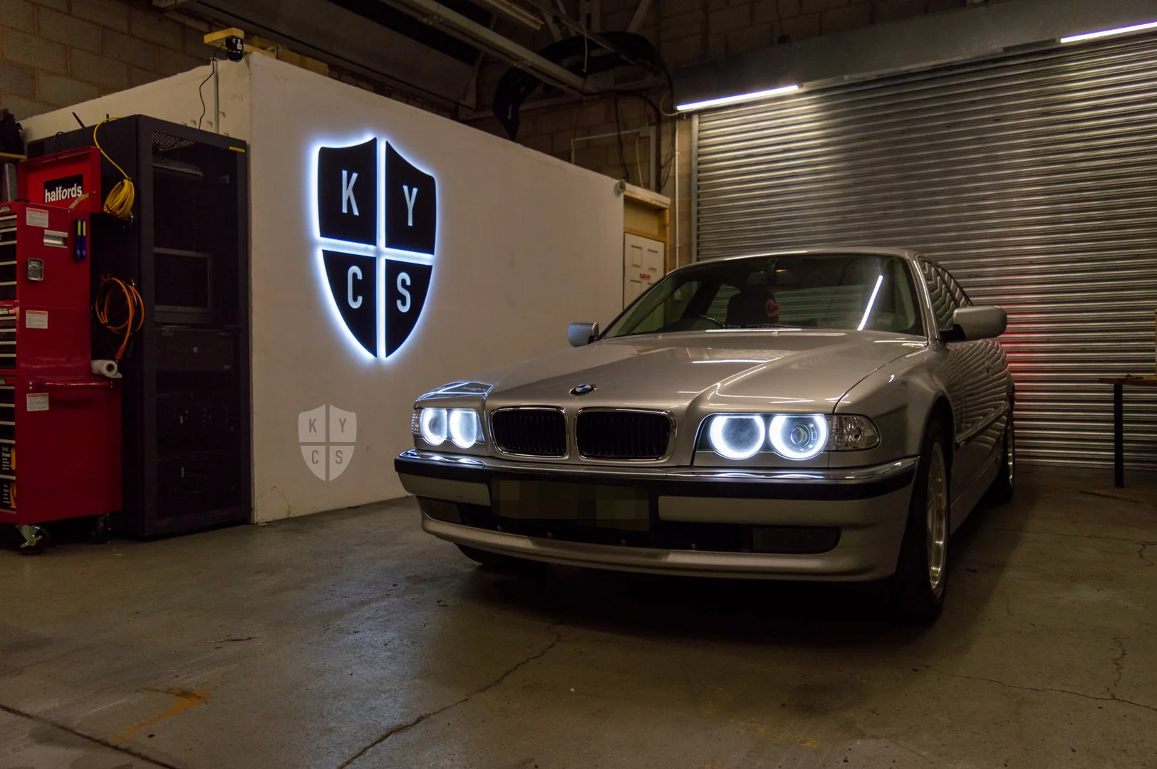 E38 Round Angel Eyes (7 Series Halogen Headlights) - Image 14