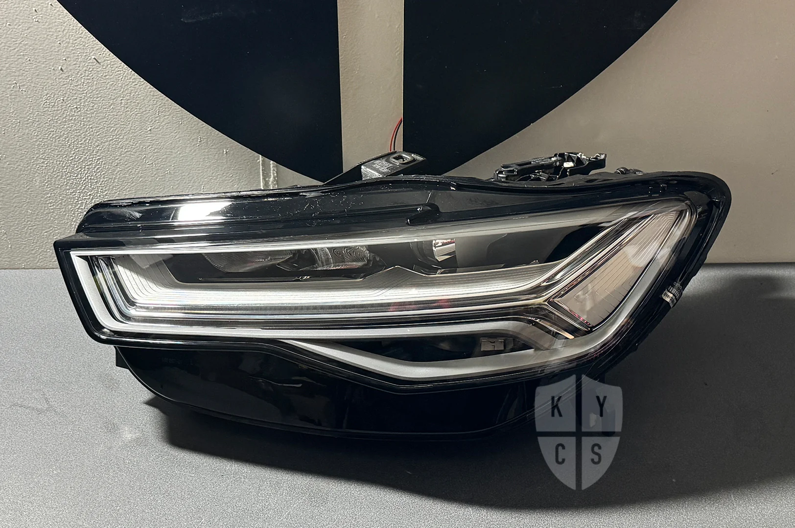 Audi A6 S6 RS6 (C7) Headlight Lens Replacement - Image 2