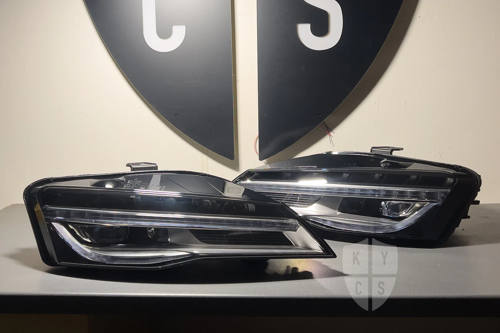 Audi R8 (Type 42) Headlight Lens Replacement - Image 4