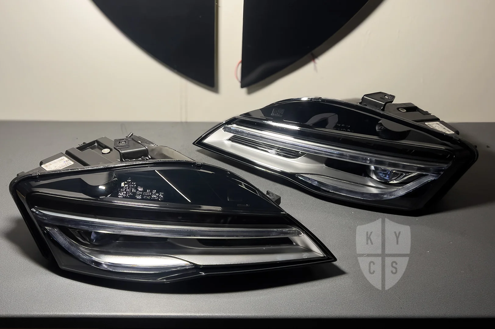 Audi R8 (Type 42) Headlight Lens Replacement - Image 7